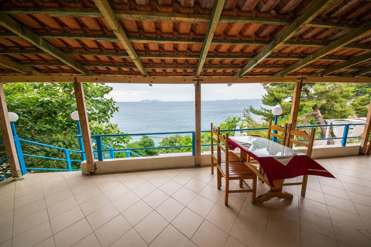 Isi Rooms Vlorë Esterno foto