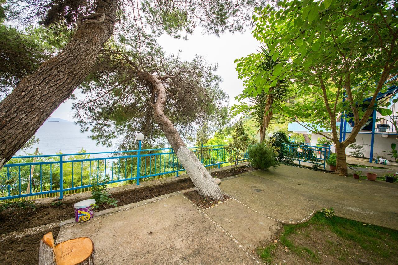 Isi Rooms Vlorë Esterno foto