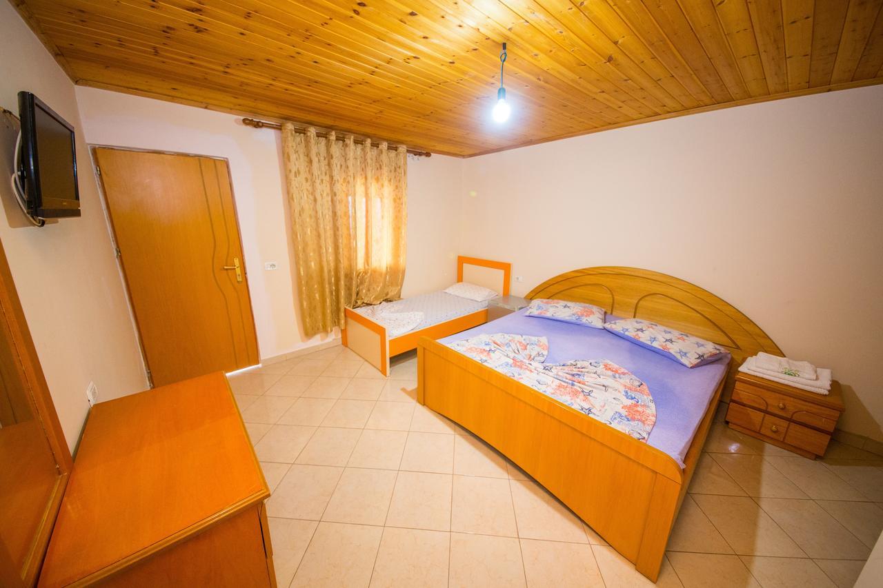 Isi Rooms Vlorë Esterno foto