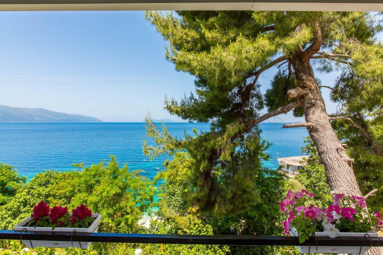 Isi Rooms Vlorë Esterno foto