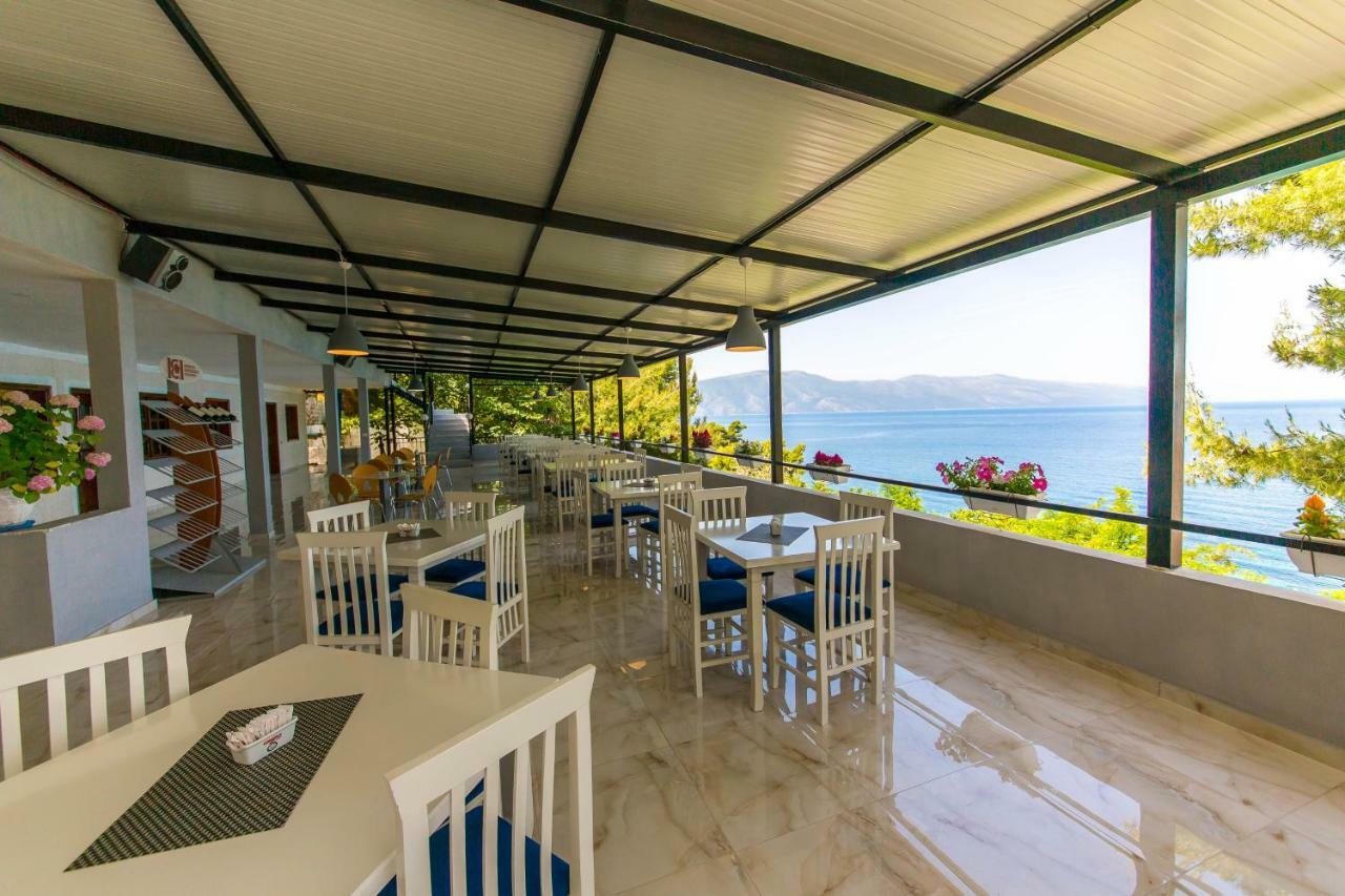Isi Rooms Vlorë Esterno foto